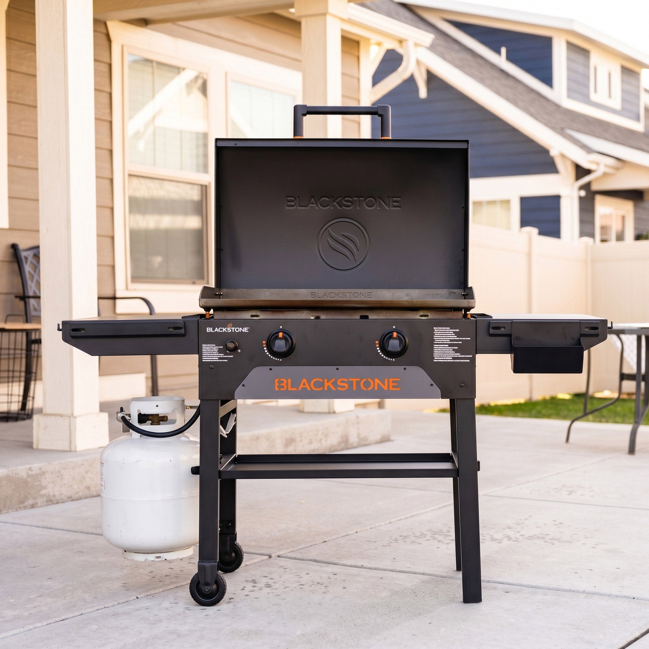 Blackstone 28" Omnivore 2-Burner Propane Gas Griddle w/ Hood Outdoor BBQ